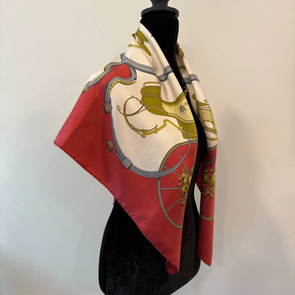 Hermes Silk Scarf 90 Carré Gold Red Equestrian Hand Rolled Made in France - Picture 5 of 10